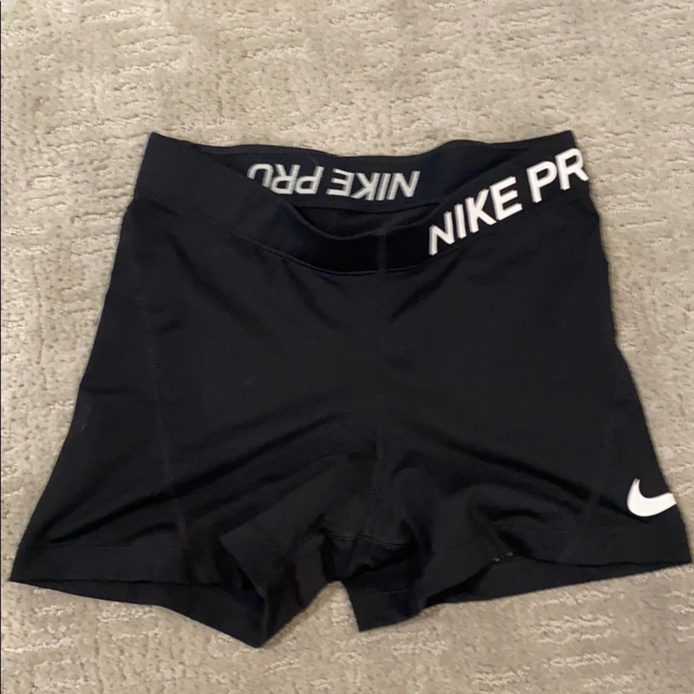 Black Nike Pro